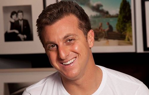 Redes sociais se dividem sobre Luciano Huck