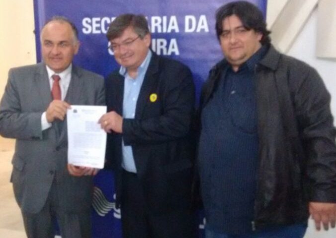 Prefeitura assina convênio com Governo do Estado