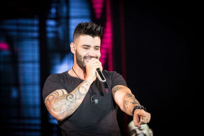 Show de Gusttavo Lima é interrompido após tiroteio