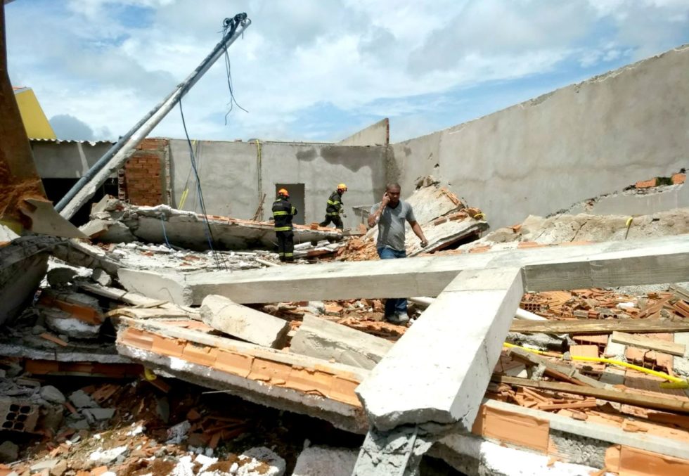 Desabamento em obra deixa dois mortos na Região