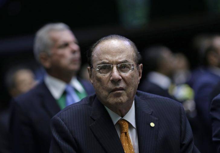 Maia decide cortar todo o salário de Maluf