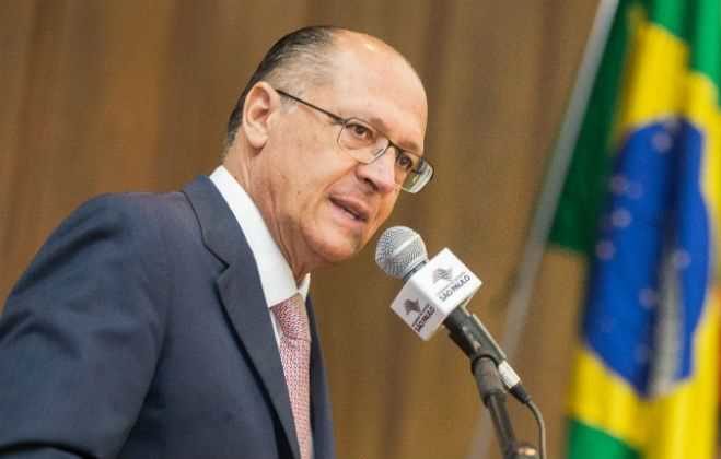 Alckmin faz pedido contra aumento do teto estadual