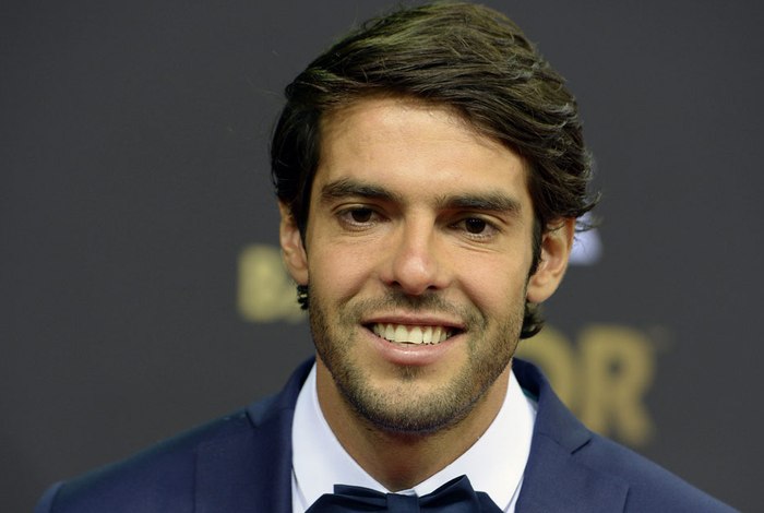 Kaká surpreende e anuncia aposentadoria