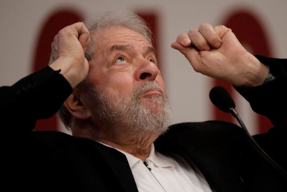 Moro desbloqueia aposentadoria de Lula