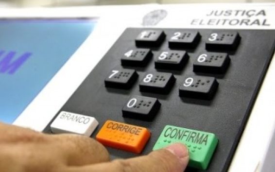 TSE restringe voto impresso em 2018 a 5% das urnas