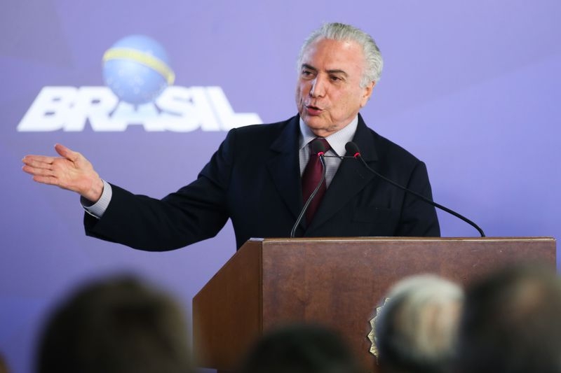 Temer libera verbas para escolas em tempo integral