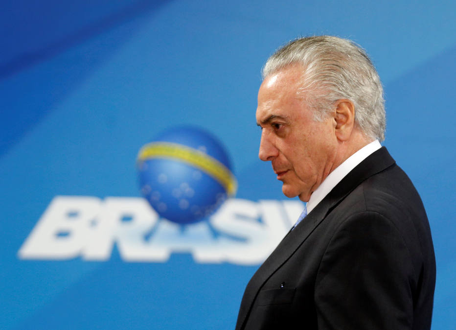 Temer extingue 60 mil cargos do Executivo