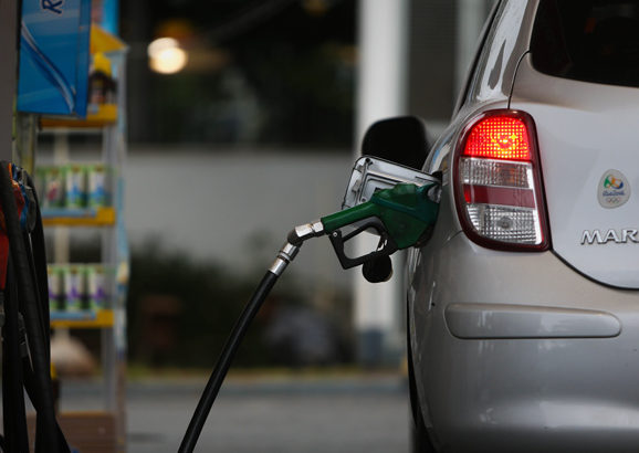 Petrobras anuncia queda no preço da gasolina