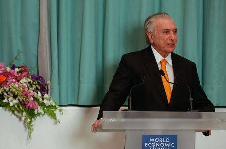 ‘Detratores estão na cadeia’, diz Temer