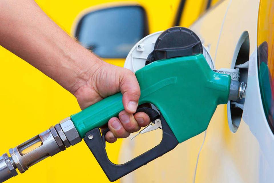 Petrobras anuncia alta no preço da gasolina