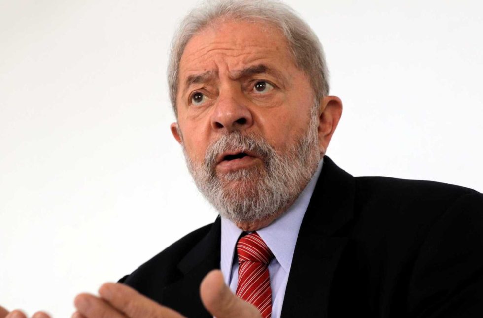 Chefe de gabinete do TRF4 pede prisão de Lula