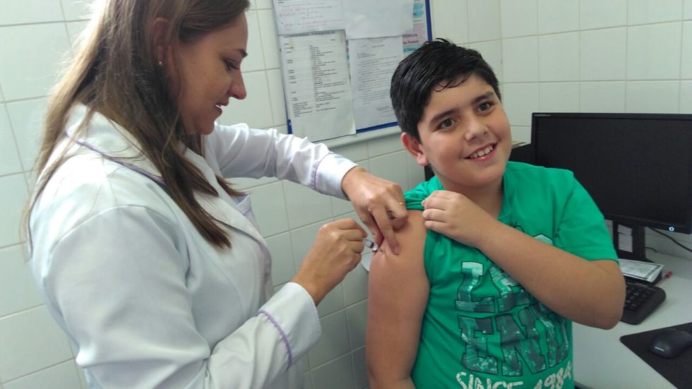 Cerca de 4 mil pessoas buscam vacinação