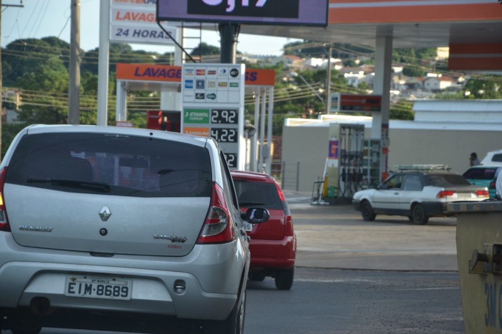 Gasolina chega a R$ 4,29 em Marília