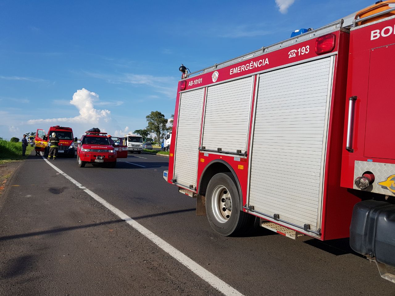 Carro Capota Na Rodovia Do Contorno • Marília Notícia