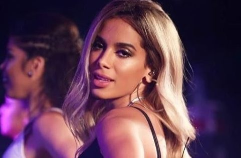 ‘Nunca quis ofender ninguém’, diz Anitta