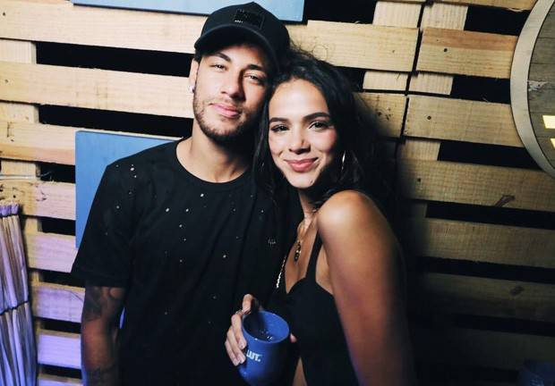 Neymar se declara para Bruna Marquezine