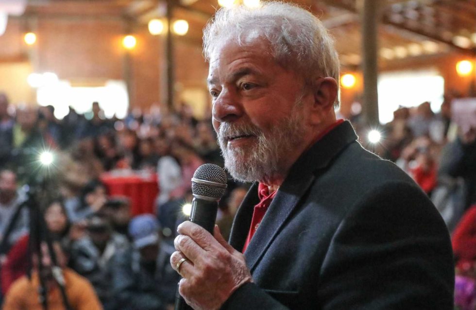 Manifesto pró-Lula bate marca de 200 mil assinaturas