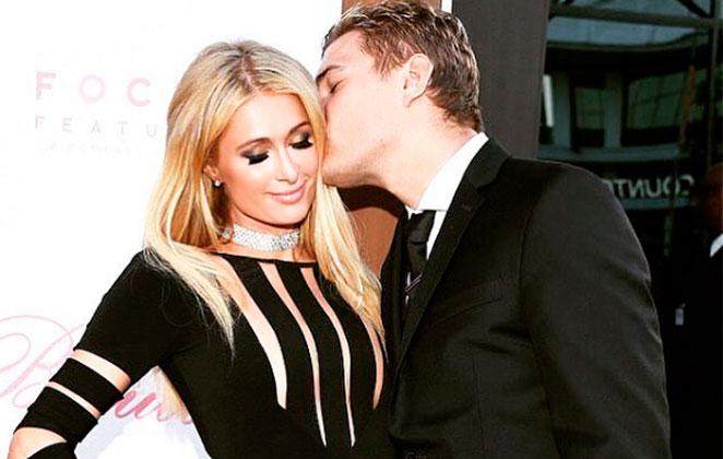 Paris Hilton fica noiva do ator Chris Zylka