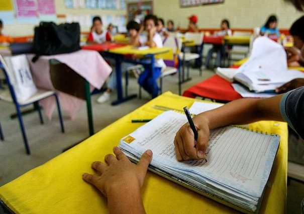 10% dos alunos não concluem a alfabetização