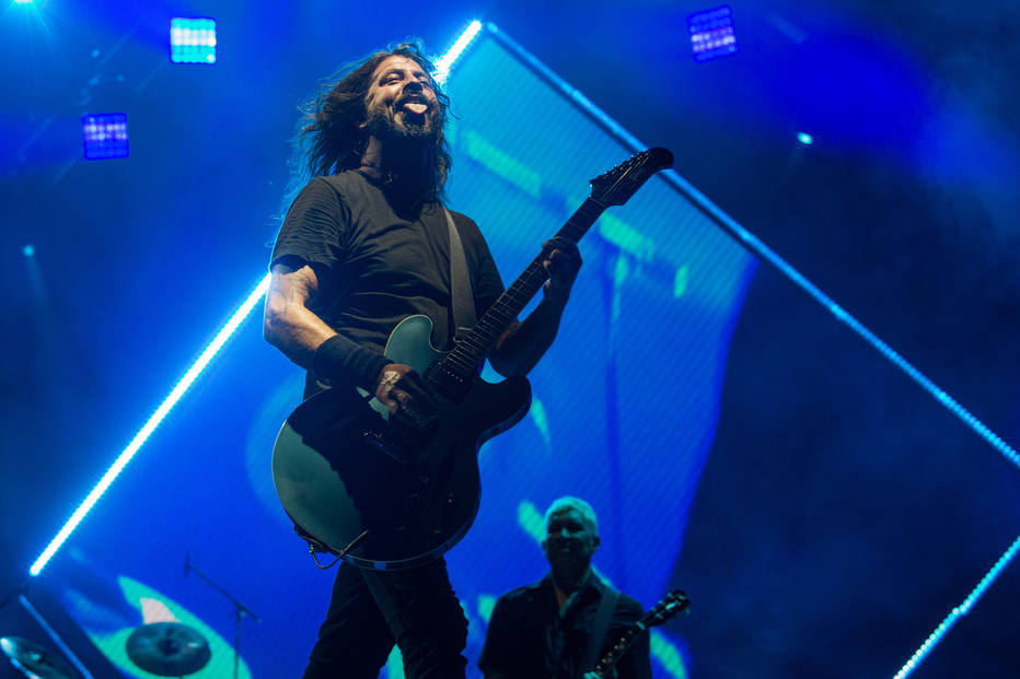 Fãs cantam ‘Evidências’ em show Foo Fighters