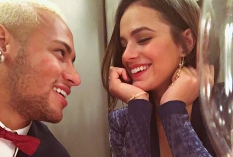 Bruna Marquezine fala sobre idas e vindas com Neymar