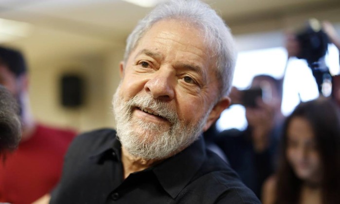 Lula entrega ao TRF-4 carta de Vaccari