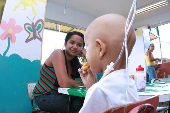 Câncer: 300 mil crianças são diagnosticadas por ano