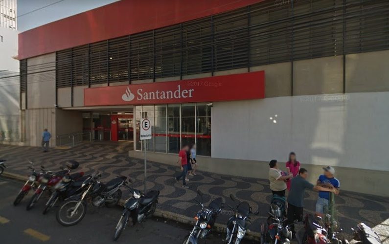 Clientes relatam pane em rede do Santander