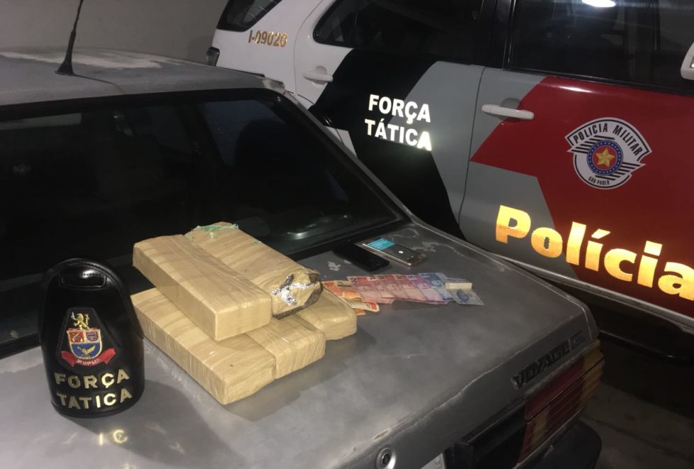 Drogas são apreendidas em carro de Marília na Região