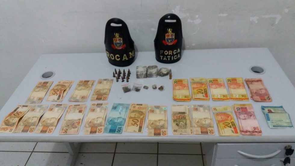 Entregador de gás é preso com drogas e munições