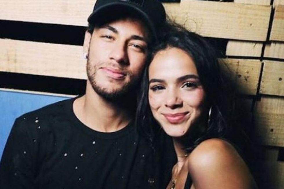 Marquezine revela o que deu para Neymar de aniversário