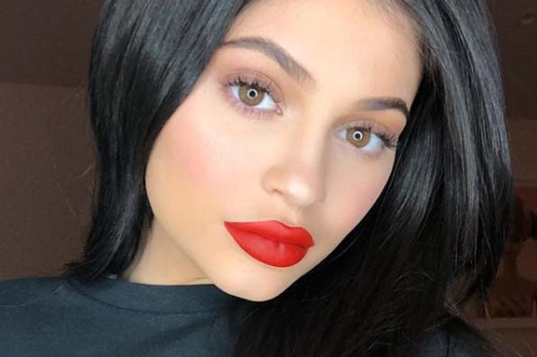 Tuíte de Kylie Jenner faz empresa perder bilhões