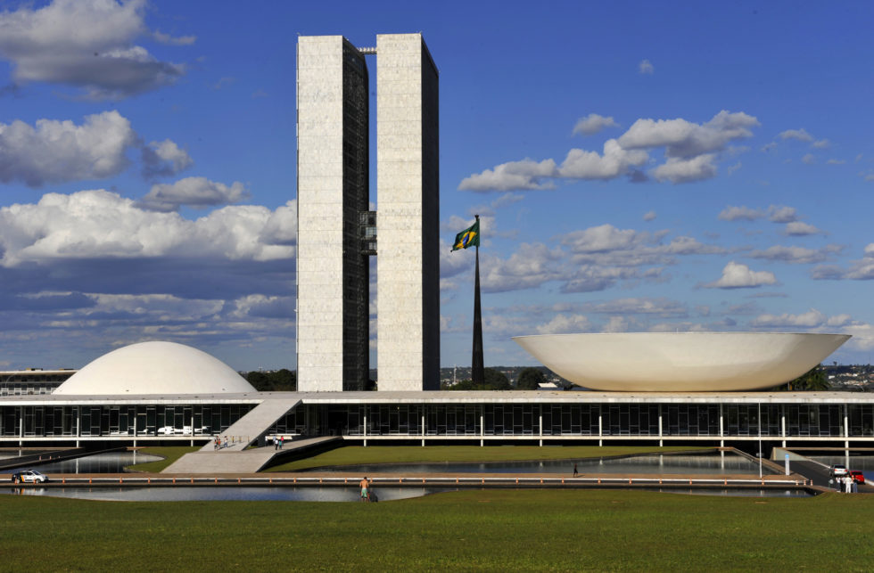 Por eleição, ministros ignoram Planalto