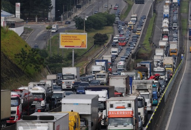 Transportadoras de Marília evitam regiões do RJ