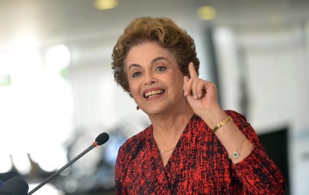 Dilma chama série da Netflix de fake news