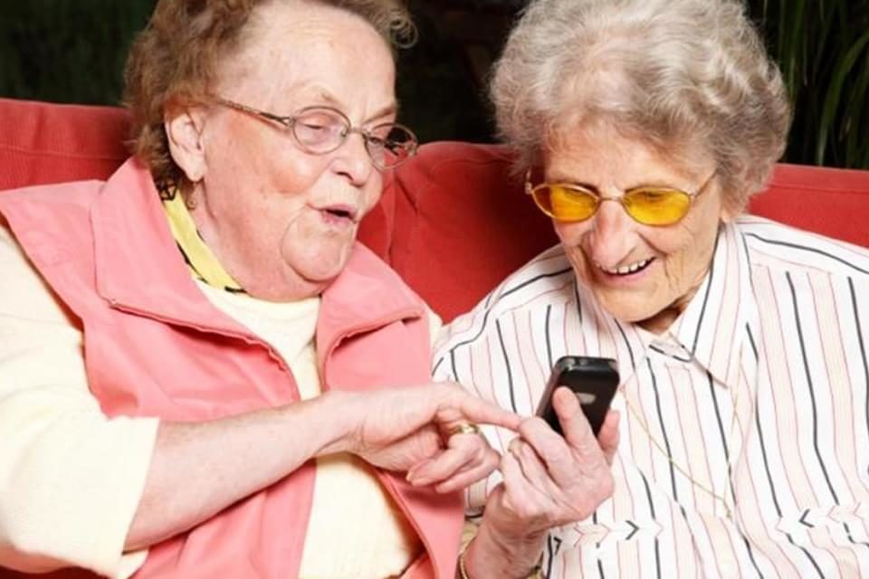Pessoas mais velhas estão “viciadas” em smartphones