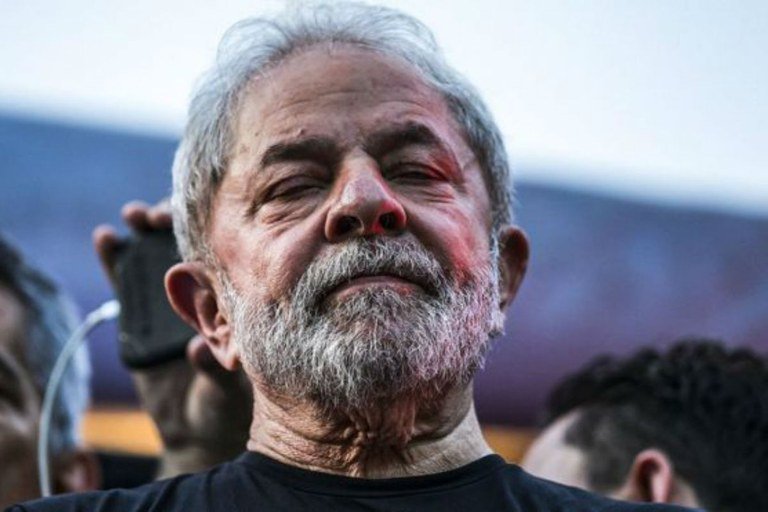 Justiça proíbe visitas de ‘amigos’ a Lula durante prisão na PF