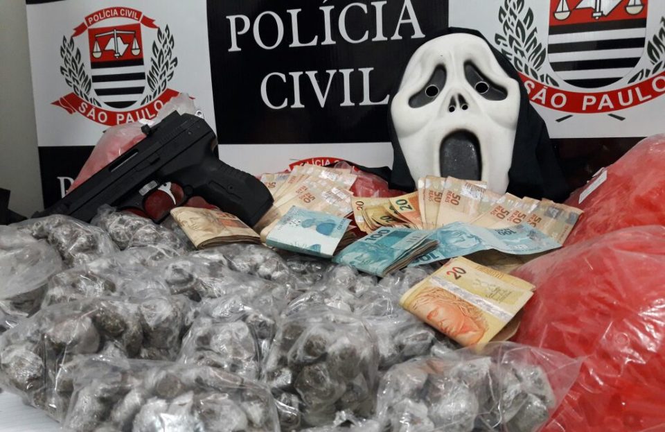 Operação da Dise prende cinco com drogas e dinheiro