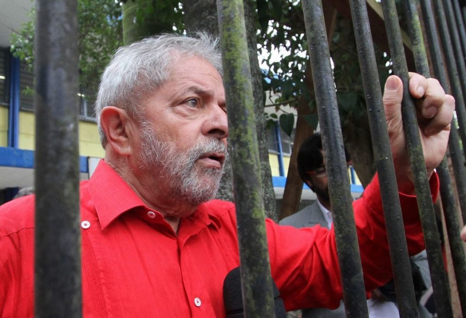 Lula pediu para receber visitas da família às quintas-feiras