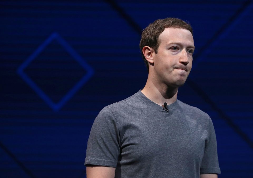 Grupo de investidores pede que Zuckerberg deixe Facebook