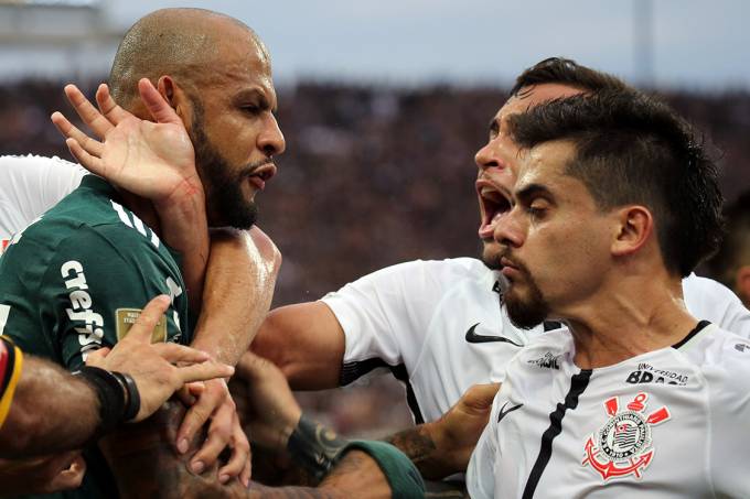 Felipe Melo nega ter agredido Clayson na final