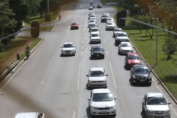 Placas de veículos terão até dezembro padrão dos países do Mercosul