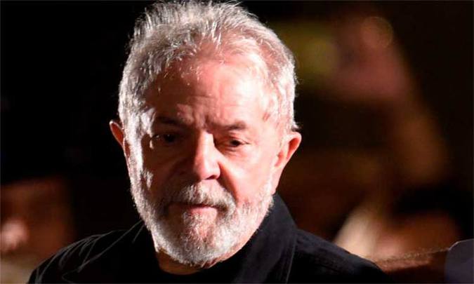 Lula segue liderando intenções de voto com 32,4%