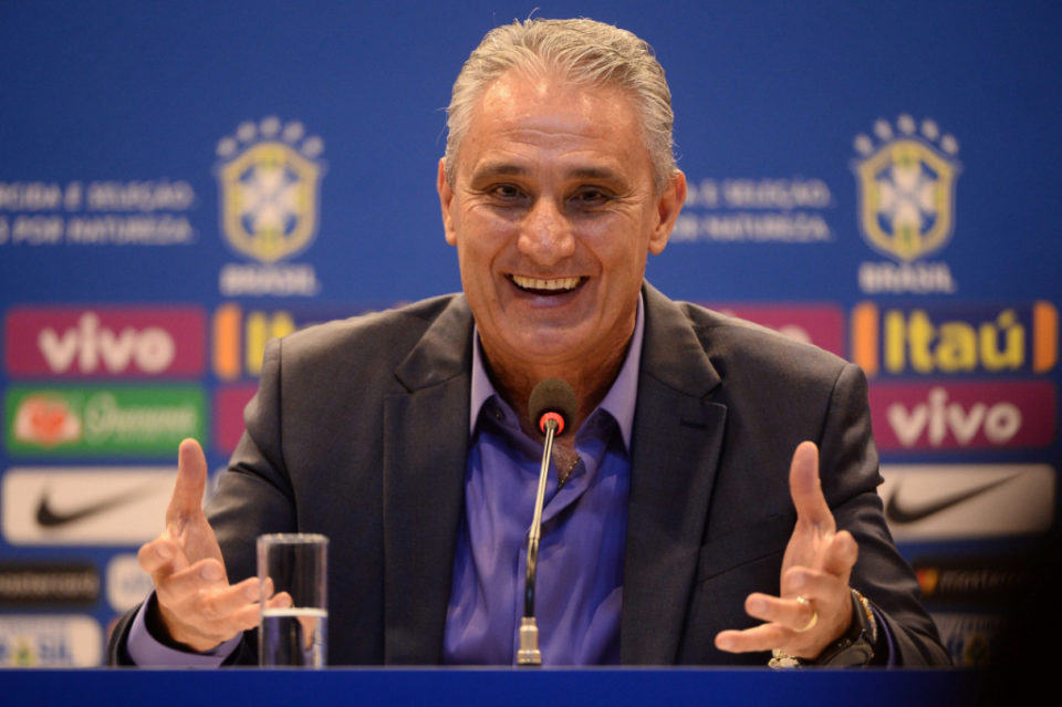 Tite convoca seleção para Copa com Fagner, Danilo e Taison