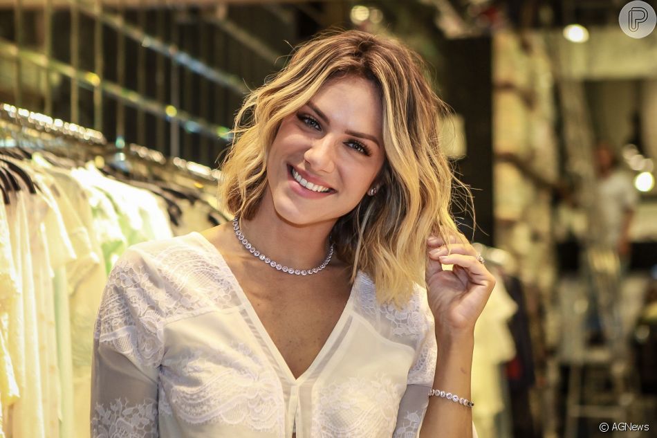 ‘Meu médico me proibiu de mexer no celular’, diz Giovanna Ewbank