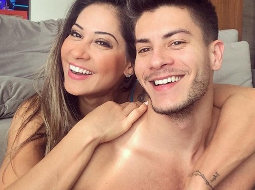 Arthur Aguiar e Mayra Cardi revelam nome e sexo do bebê