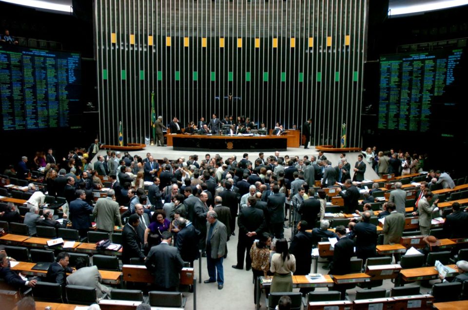 91% dos deputados alvo da Lava Jato disputam eleição