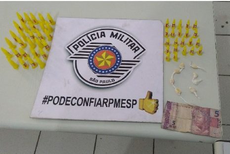 PM apreende menor com drogas e peças de moto furtada