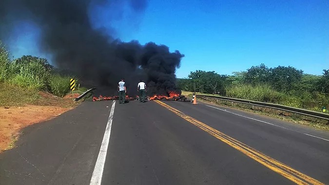 Concessionária obtém liminar contra bloqueios na BR-153