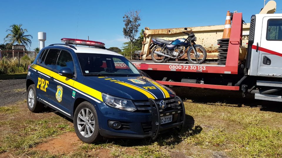 Adolescentes são apreendidos com moto furtada na BR-153